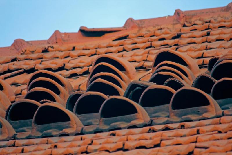 Comment r&eacute;ussir la r&eacute;novation de votre toiture &agrave; La Farl&egrave;de ?